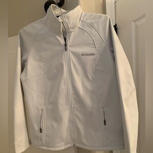 Woman’s Columbia Vinewood Valley, soft shell, white, full zip jacket, never worn